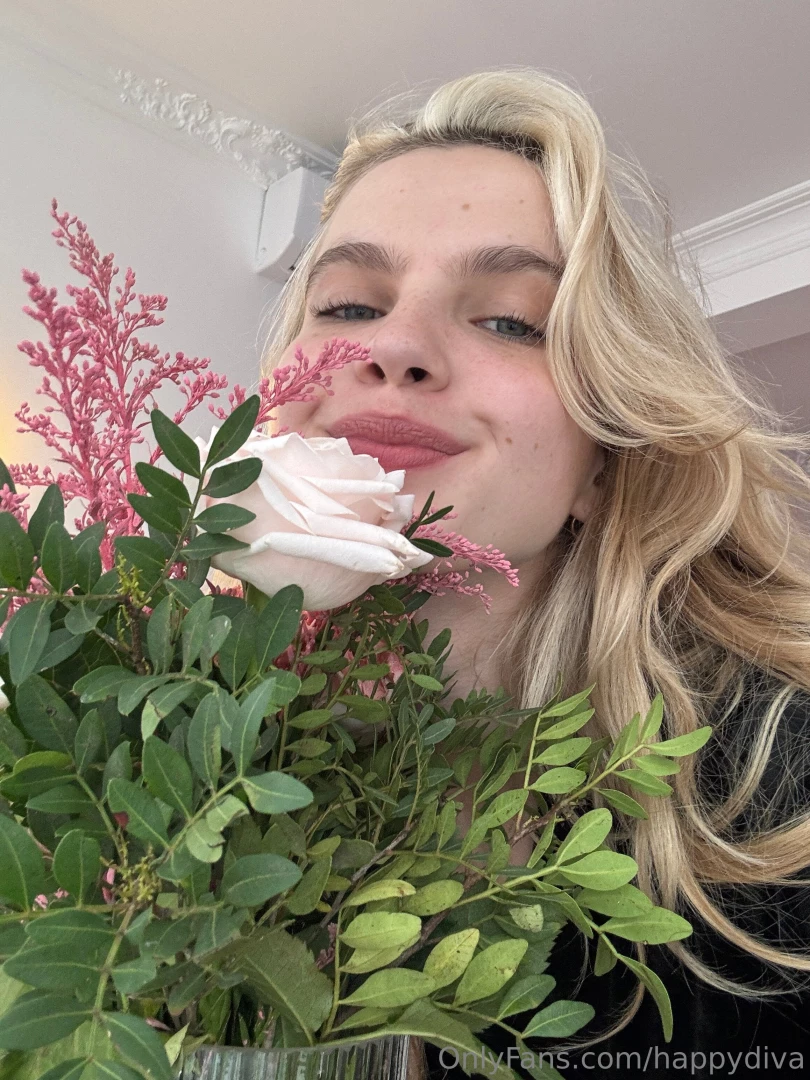 Flowers are an amazing creation of nature that can instantly lift your 