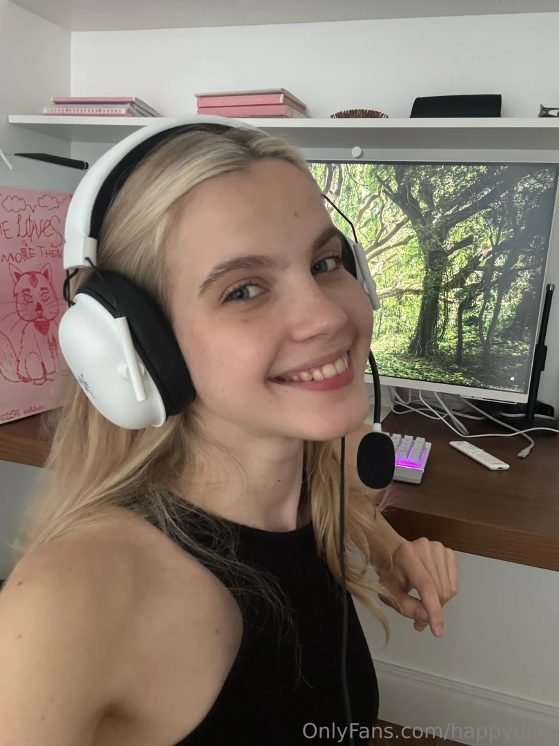 Playing computer games is an activity that causes a lot of controversy 