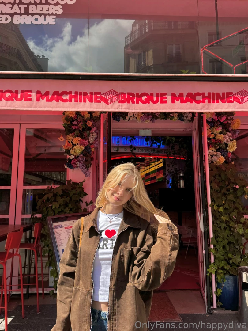 Today i decided to take a walk around our beautiful fall city and part 1 