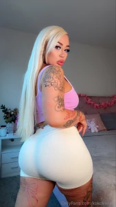 Do you like that phat ass in gym shorts