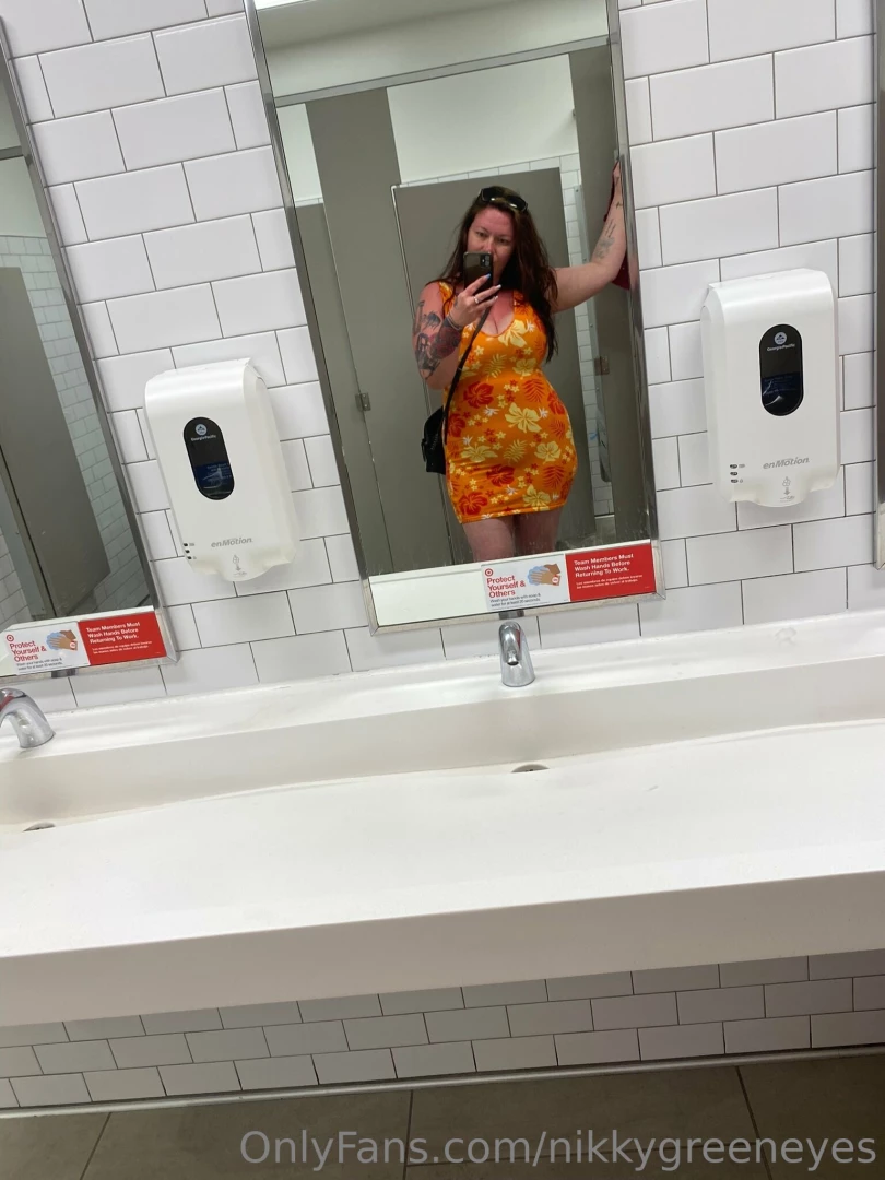 Bodysuit on in first 2 no bodysuit or bra in last 2 posting sexy pics 