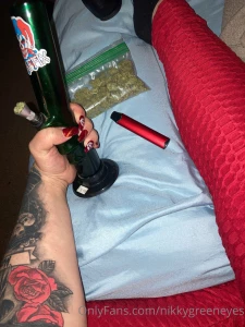 Y all fw the red is it my color