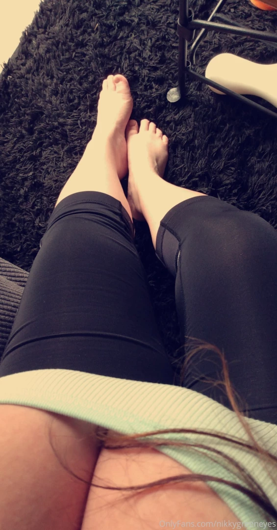 Toes in the am 