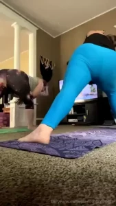 Yoga with bestie https onlyfans com luxi405 part 1