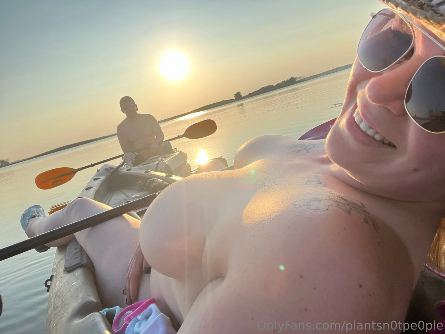 Paddlingg away 
