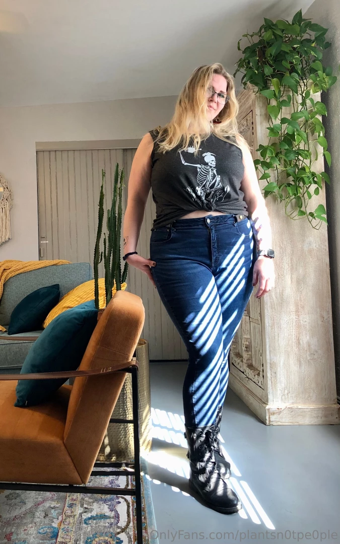 I forgot to share this ended up being yesterdays fit part 1 