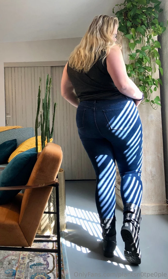 I forgot to share this ended up being yesterdays fit part 2 