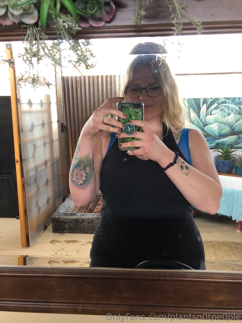 So today i got back from my tattoo appointment and it was just 