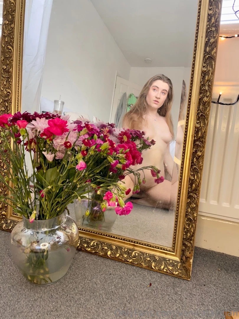 Buy this bundle of special flowery pics so i can buy myself some 