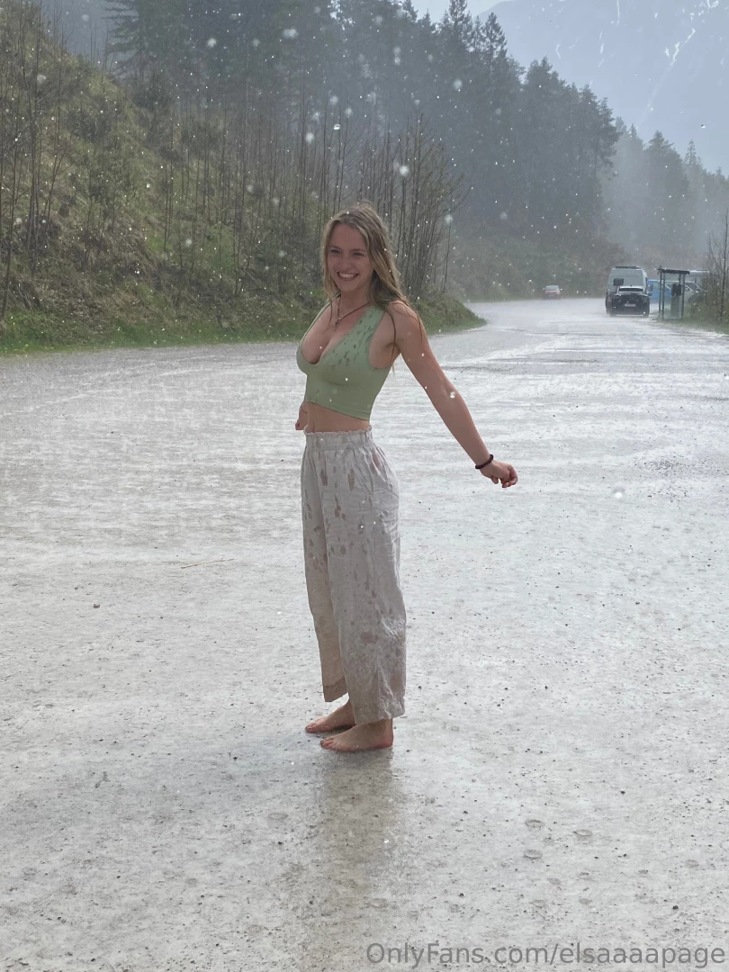 If i held out my hand to u would u take it and dance under the rain 