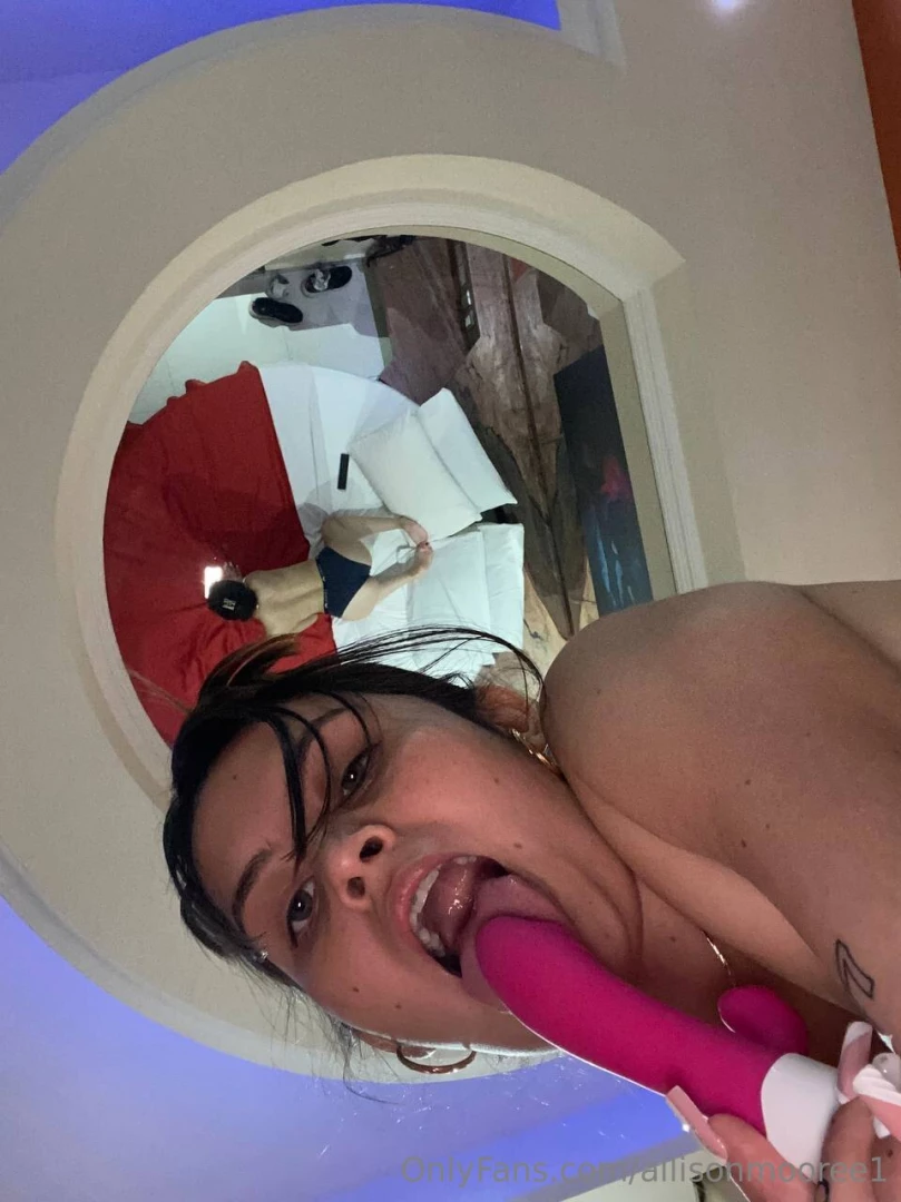 I wanna lick something just like this 