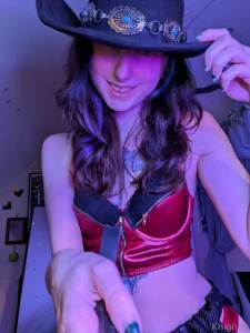 Cowgirl s coming to town