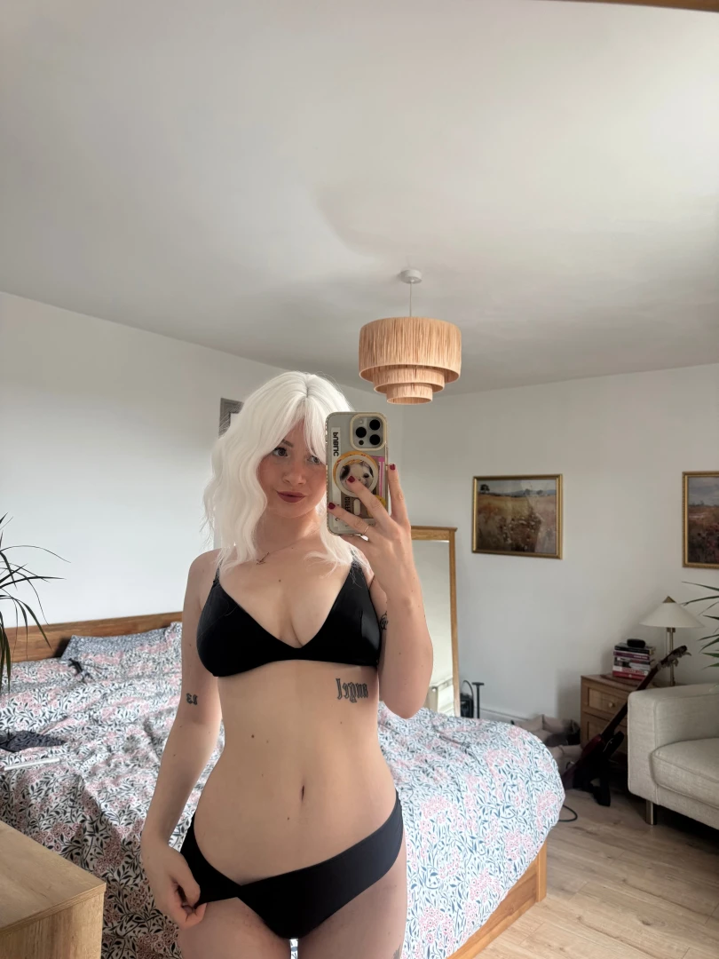 Do you wanna see me do a proper sisters of battle cosplay part 4 