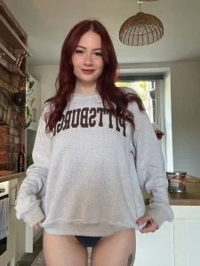 Swipe to lift up my fav sweater 3