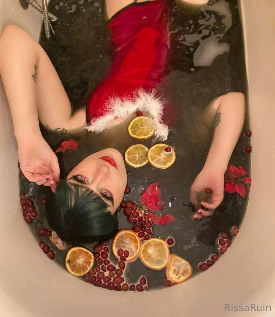 Happy holidays if you ve jerked off to me this month you owe me 5 