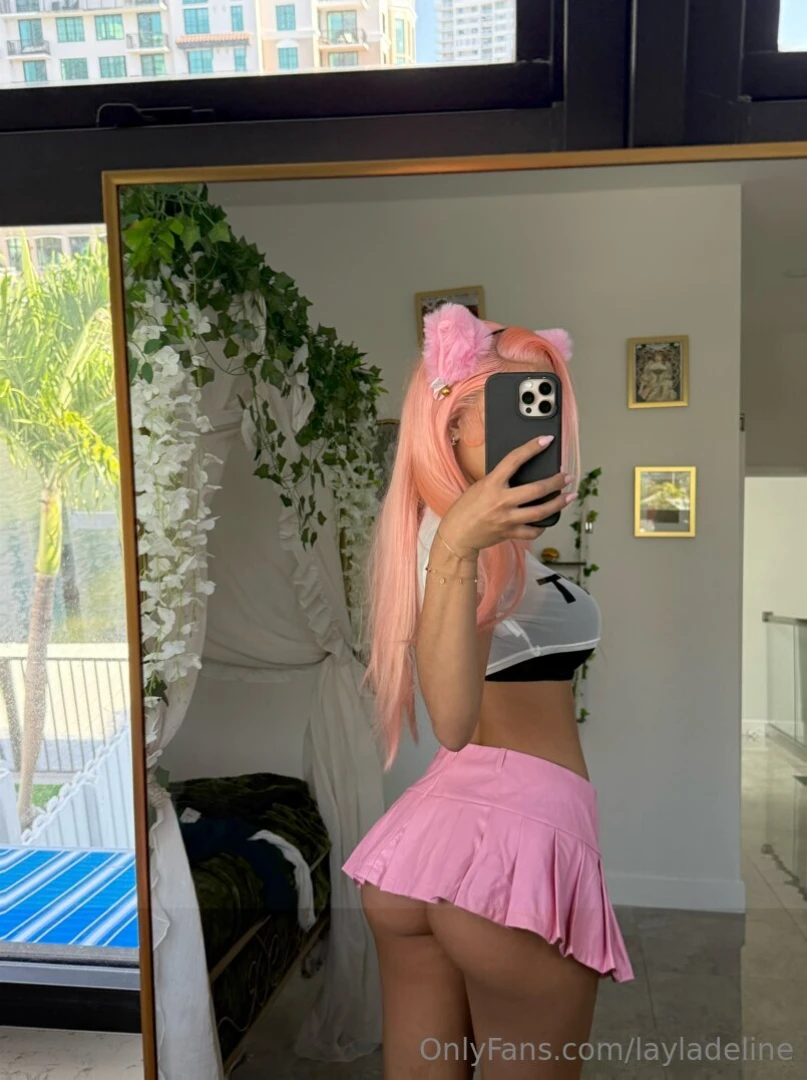 Bend me over and play with me in front of the mirror 