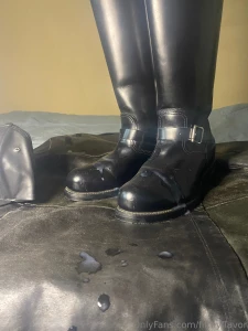 These are what your boots should look like after every walk now who