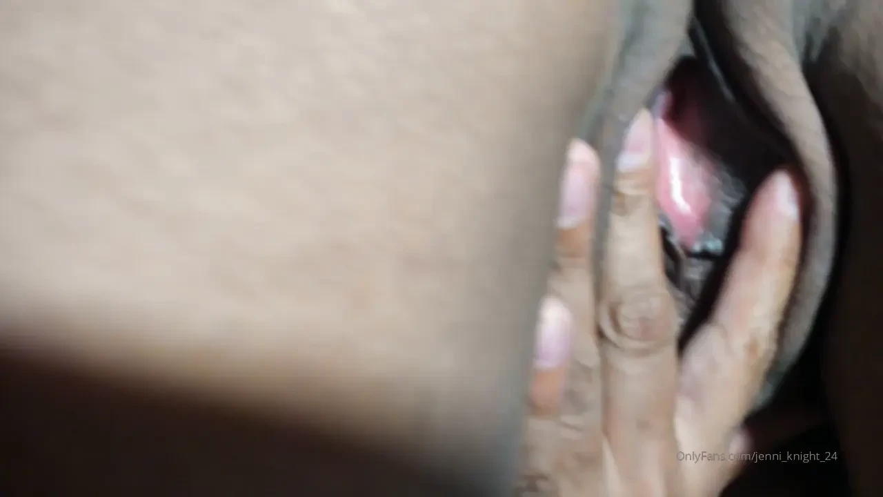 Happy bums day monday enjoy this up close vid of my ass and pussy 