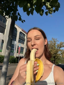 Theonlycherry hey du ich bin lu 22 jahre alt und ganz neu hier auf part 4