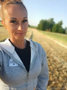 Delphia schiller hey darling ich bin delphia bin junge 40 jahre und in part 4