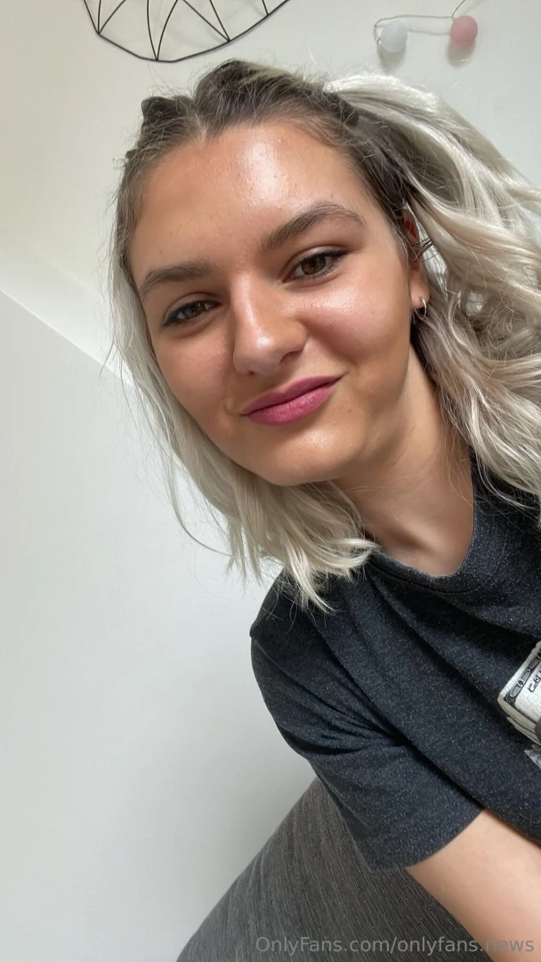 Huhu chloe mein name ich hab mich mal hier angemeldet da ich part 2 