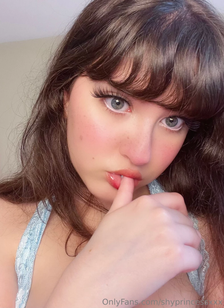 I m tha birthday girl 