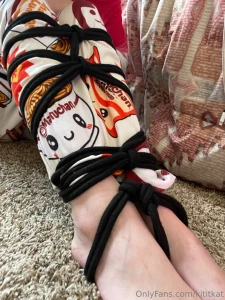 Practicing since i just bought some rope again ahhh i missed tying part 1