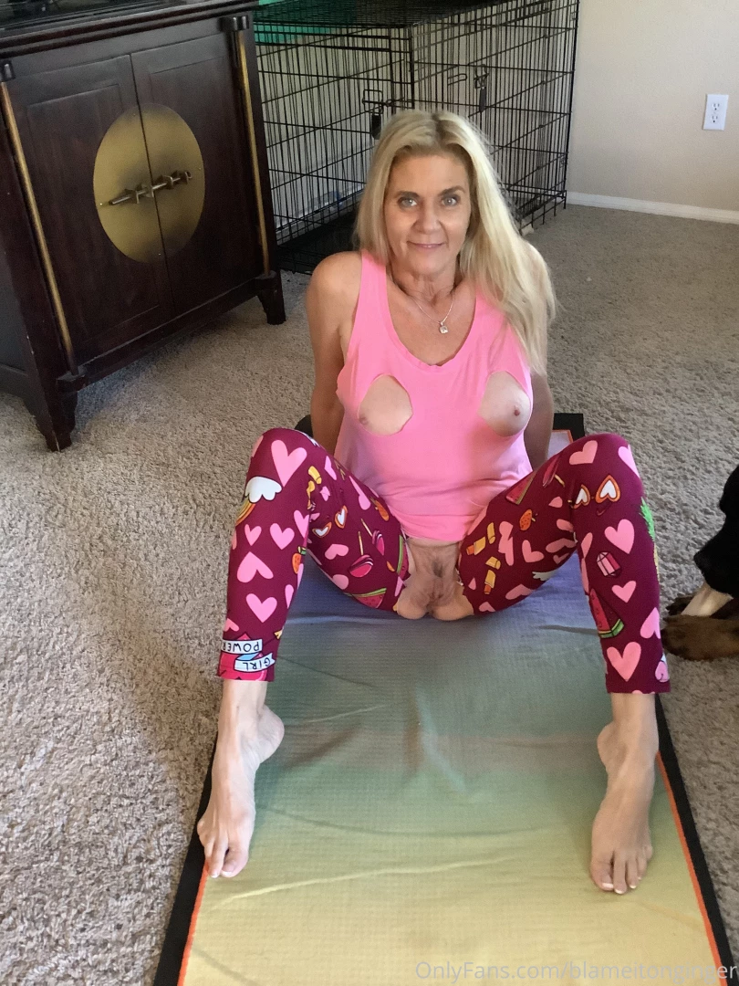 Hi baby want to watch me do my morning yoga with my wet pussy and 