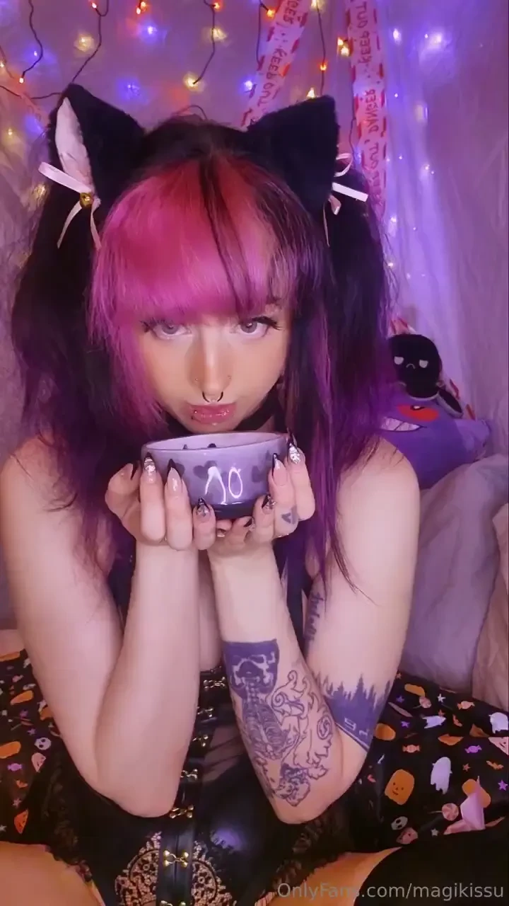 Helllooooo new content about time huh sorry my halloweeny set is late 