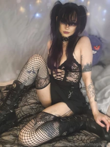 Hellooo working on new stuff have some cute goth girl to tide you over part 4