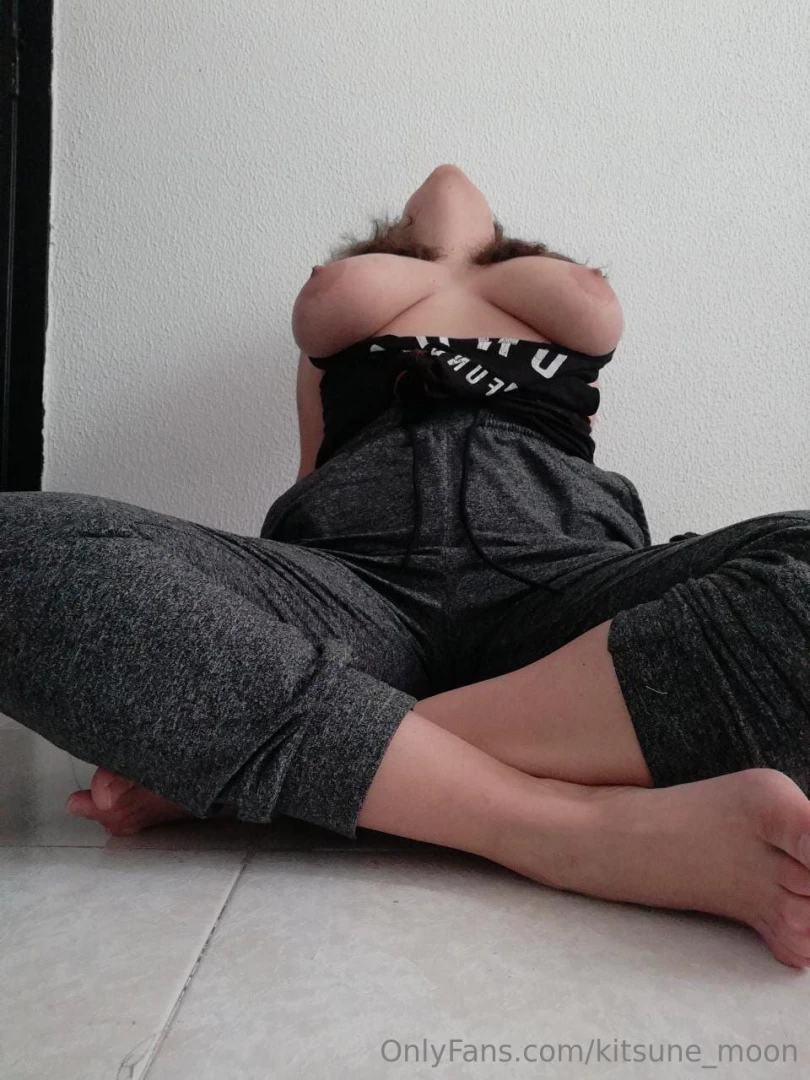 Amo hacer ejercicio con las tetas de fuera part 1 