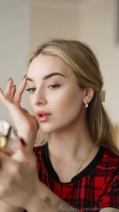 I always feel comfortable in the lens and i love it do you like to be