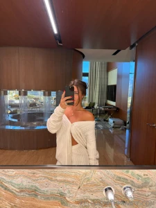 I just wanna snuggle all day okay it is snuggle season