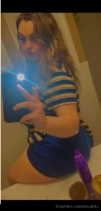 Way too many clothes on tip me 8 to take them off in your dm