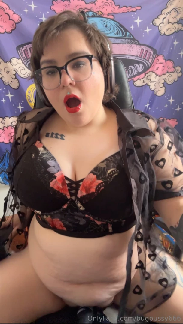 1 27 min grinding on my vibrator and cumming lt 3 