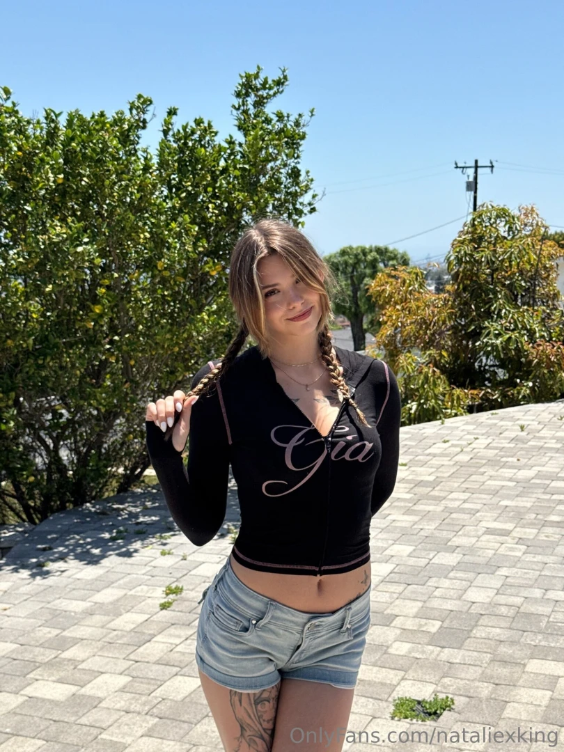 I m trying so hard to be your perfect good girl pls notice me gt lt 