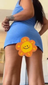My boobs were milking sooo much today and my vips got to see it https
