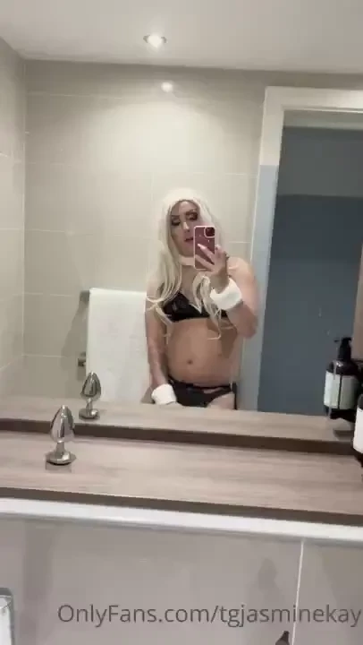 The kind of videos i send to daddy to tease him before we see each 