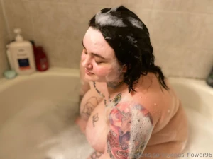 Wanna take a bath with me i was having a little too much fun w this part 3