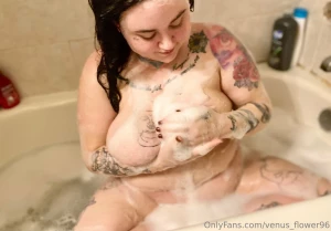 Wanna take a bath with me i was having a little too much fun w this part 4