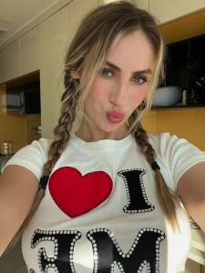 Send me a dm if you re awake