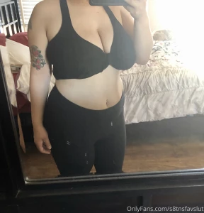 You know the drill swipe to lift up my shirt