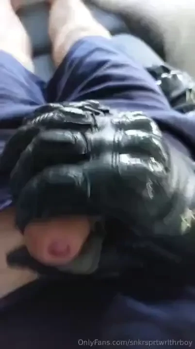 My alpinestars biker gloves needs some attention 