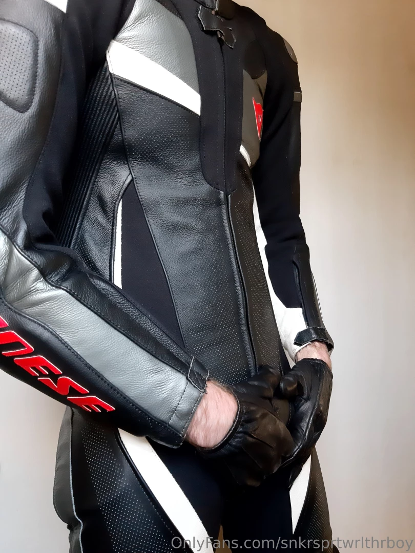 Snkrsprtwrlthrboy part 1 