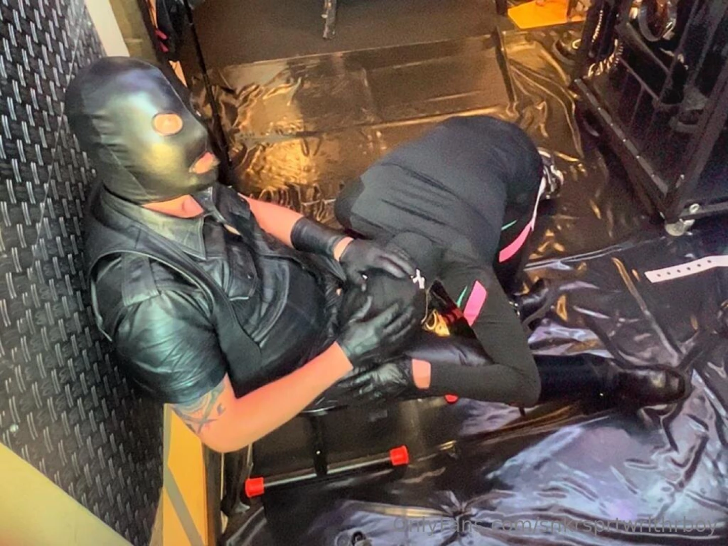 Some screenshots from my hot session with maskmaster_bl part 23 