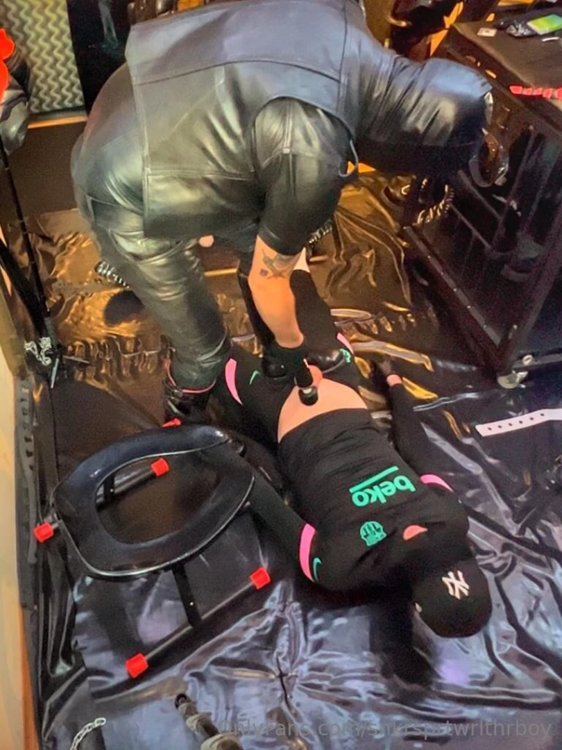 Some screenshots from my hot session with maskmaster_bl part 16 