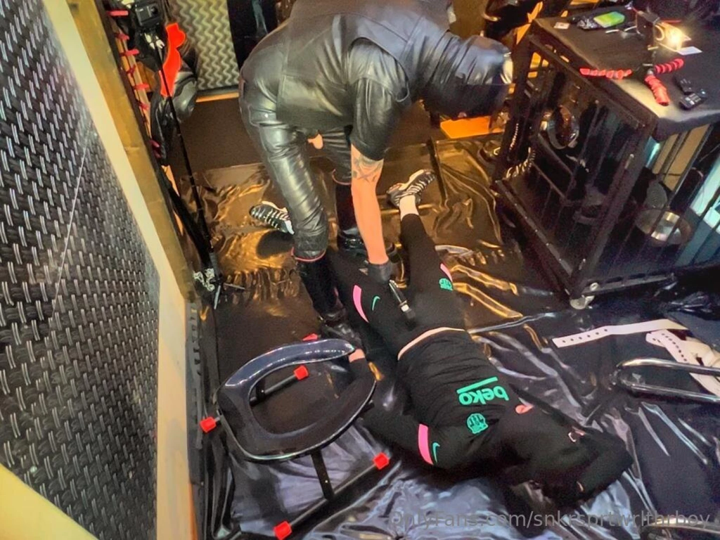 Some screenshots from my hot session with maskmaster_bl part 6 