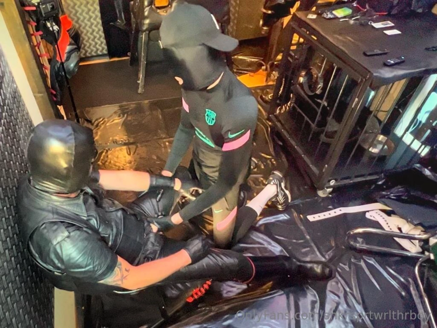 Some screenshots from my hot session with maskmaster_bl part 17 