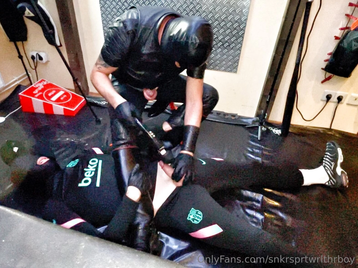 Some screenshots from my hot session with maskmaster_bl part 5 