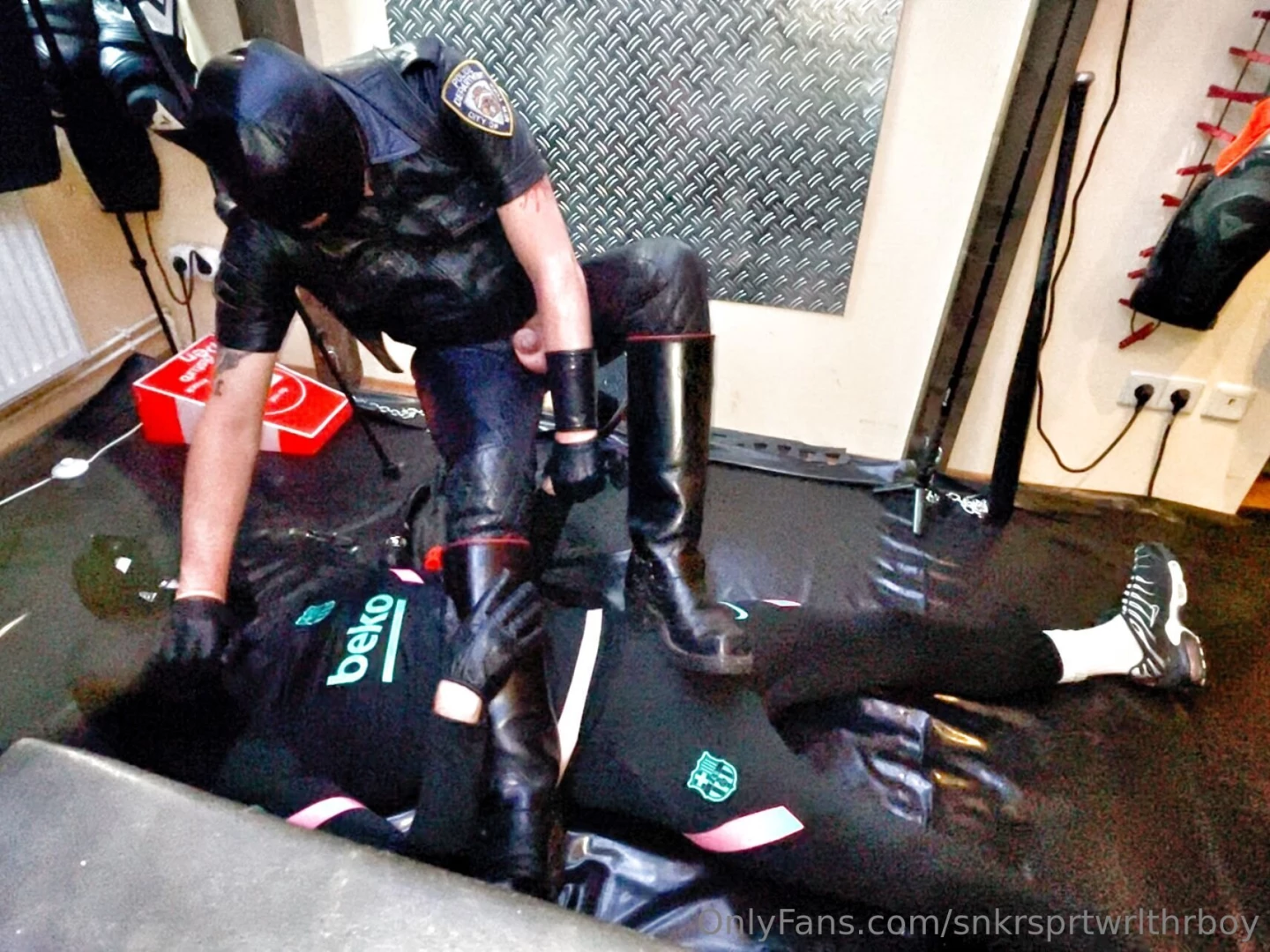 Some screenshots from my hot session with maskmaster_bl part 21 